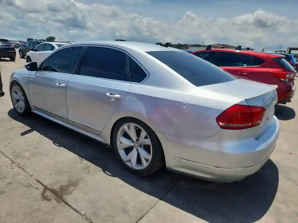 1VWCN7A33DC002794 2013 VOLKSWAGEN PASSAT-1