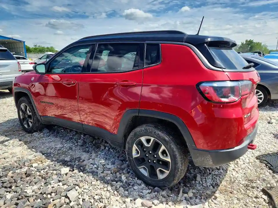 3C4NJDDB5JT345857 2018 JEEP COMPASS-1