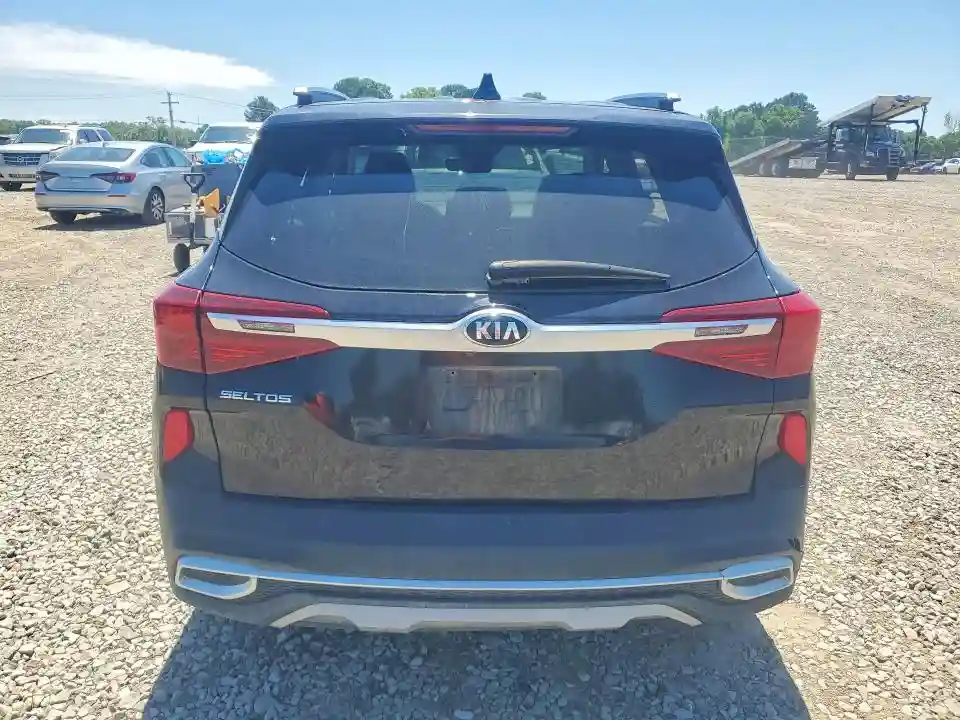 KNDEU2AA0M7229949 2021 KIA SELTOS-5