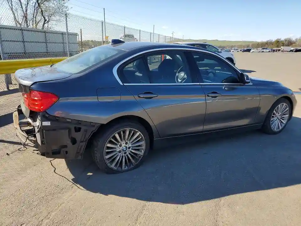 WBA3B5C52DF594442 2013 BMW 3 SERIES-2