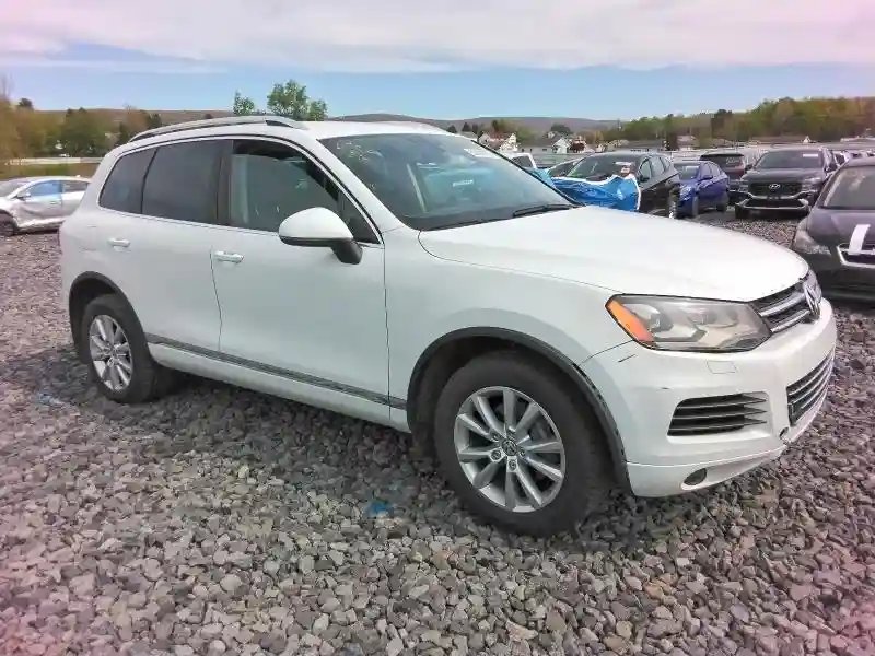 WVGEP9BP6ED013038 2014 VOLKSWAGEN TOUAREG-3