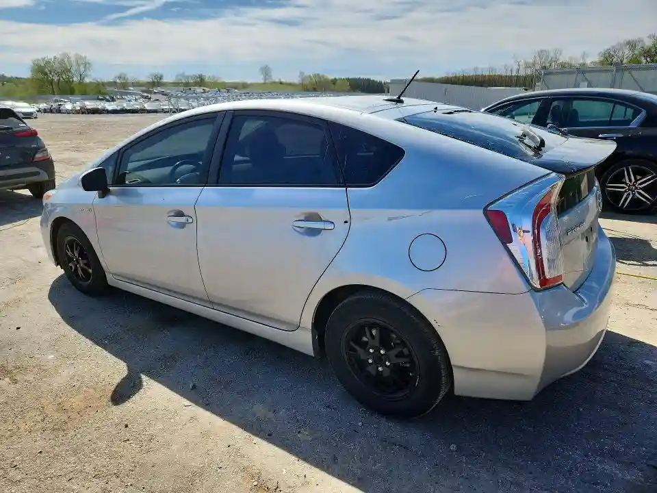 JTDKN3DU5E1755753 2014 TOYOTA PRIUS-1
