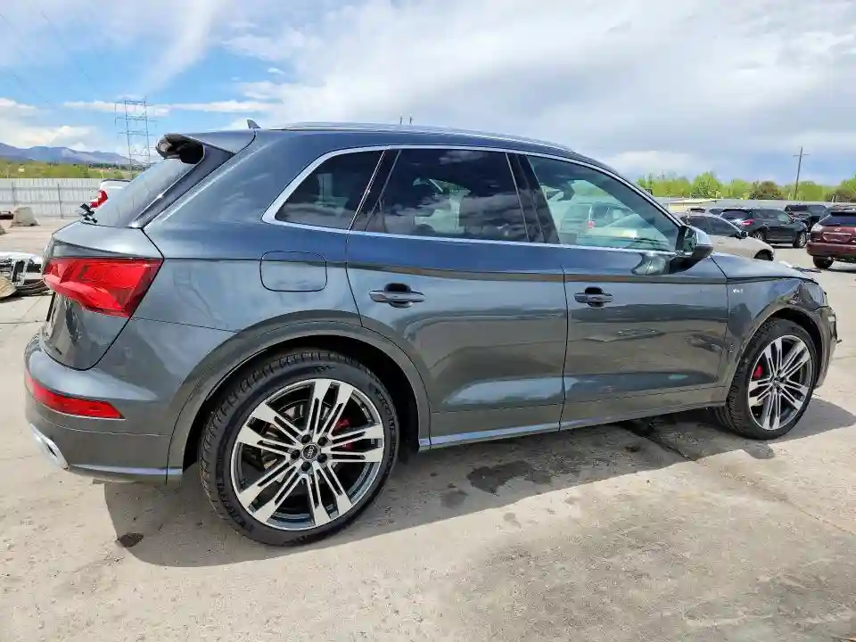 WA1C4AFY1J2125495 2018 AUDI SQ5-2