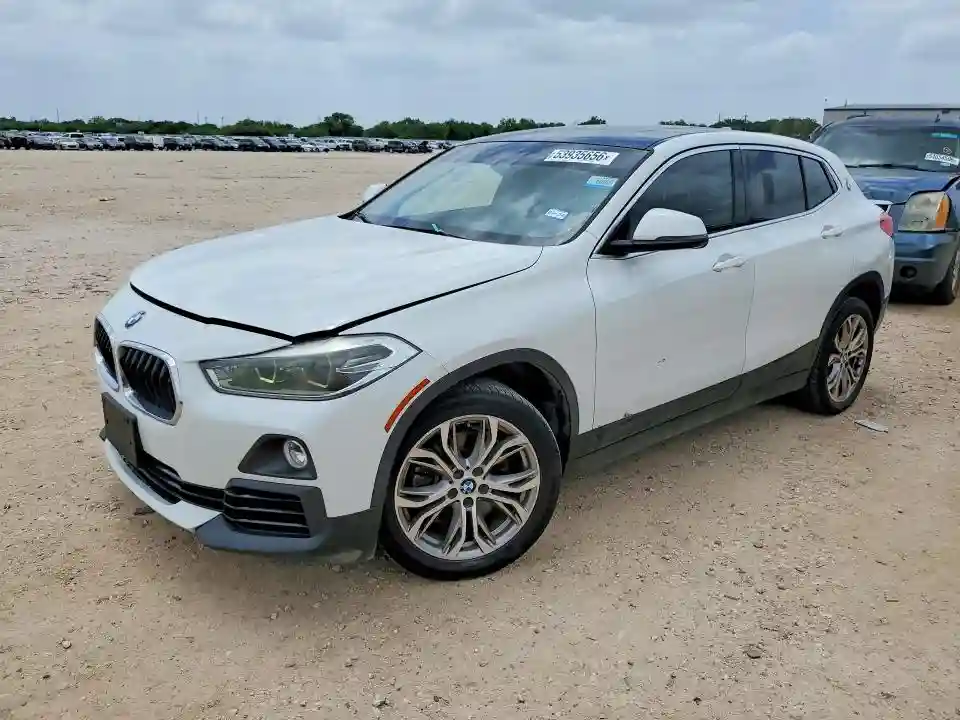 WBXYJ3C39JEJ75605 2018 BMW X2-0