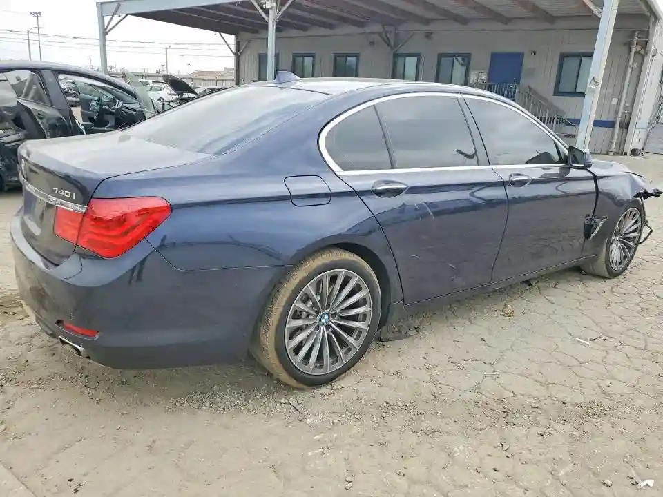 WBAKA4C53CDS99417 2012 BMW 7 SERIES-2