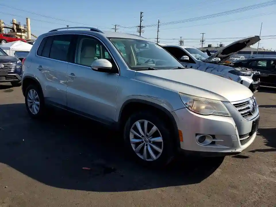 WVGAV7AX0BW503002 2011 VOLKSWAGEN TIGUAN-3