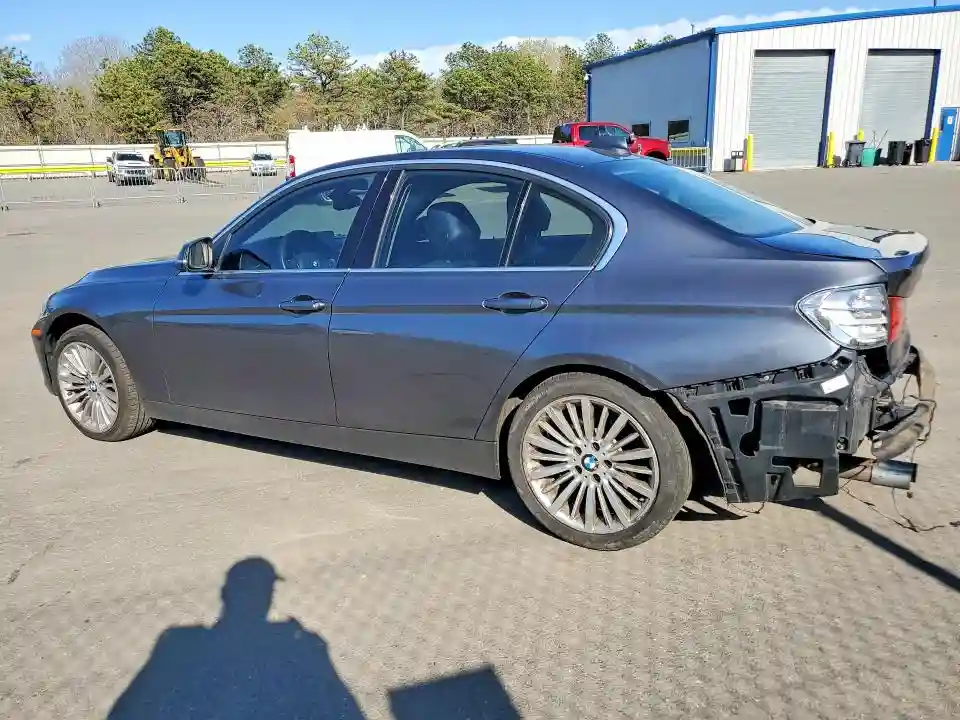 WBA3B5C52DF594442 2013 BMW 3 SERIES-1