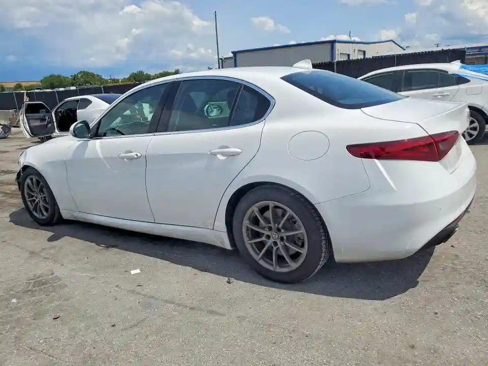 ZARFAEBN2H7552220 2017 ALFA ROMEO GIULIA-1