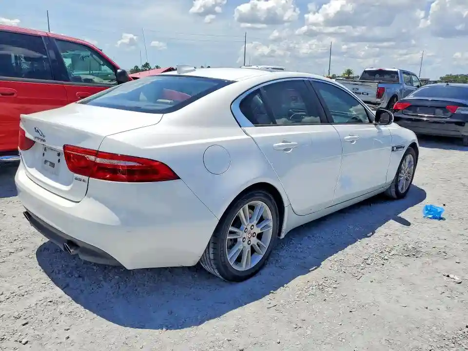 SAJAD4BG6HA953779 2017 JAGUAR XE-2