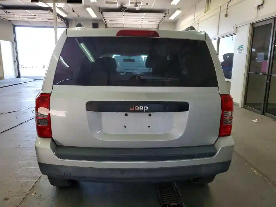1J4NT1GA6BD132347 2011 JEEP PATRIOT-5