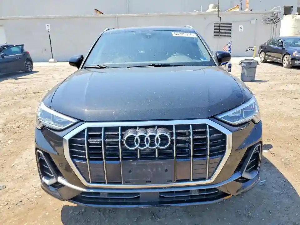 WA1EECF34P1015366 2023 AUDI Q3-4