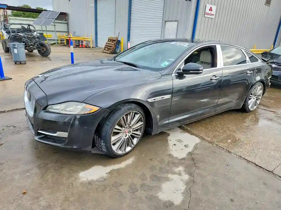 SAJWA2GE4JMW15733 2018 JAGUAR XJ-0