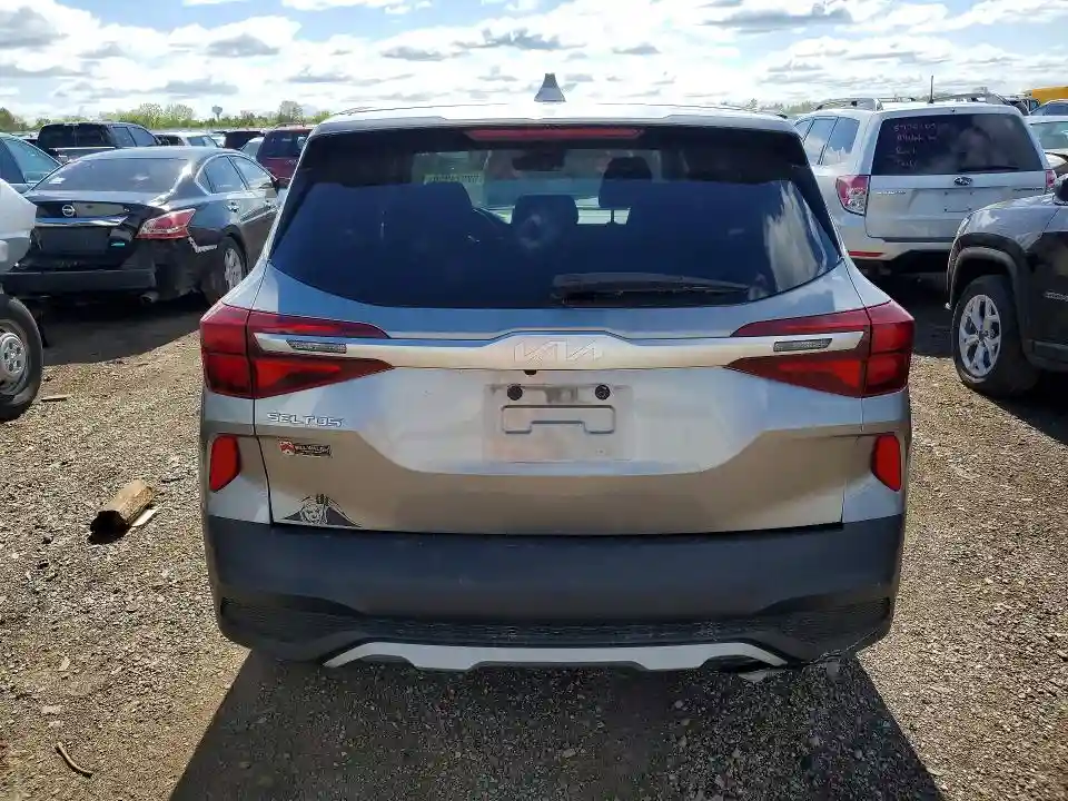 KNDEPCAA7N7329917 2022 KIA SELTOS-5