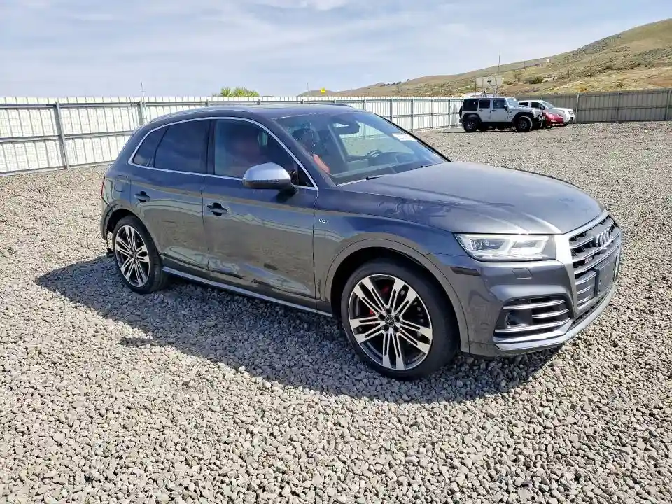 WA1C4AFY8J2104062 2018 AUDI SQ5-3