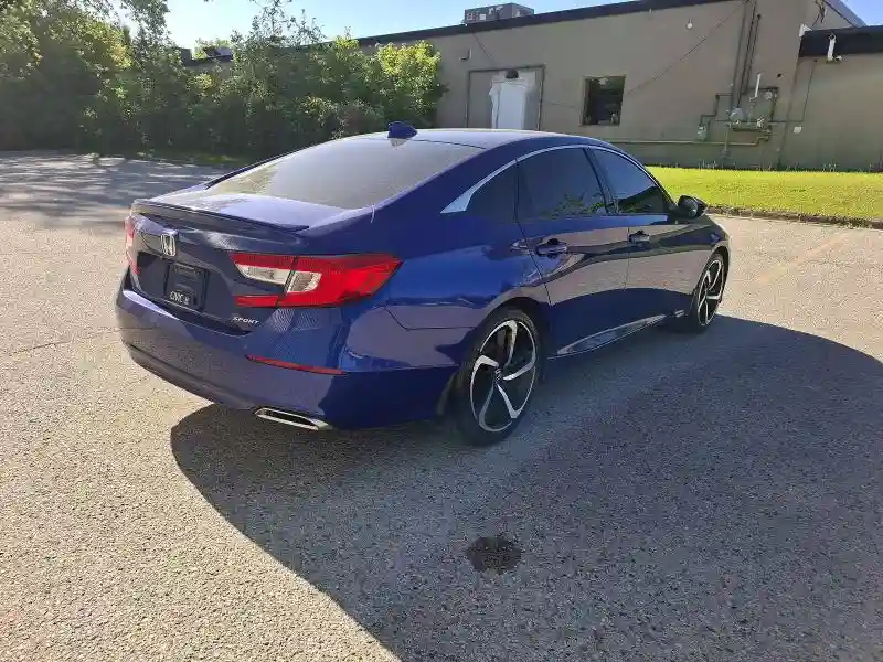 1HGCV1F37JA811183 2018 HONDA ACCORD-3