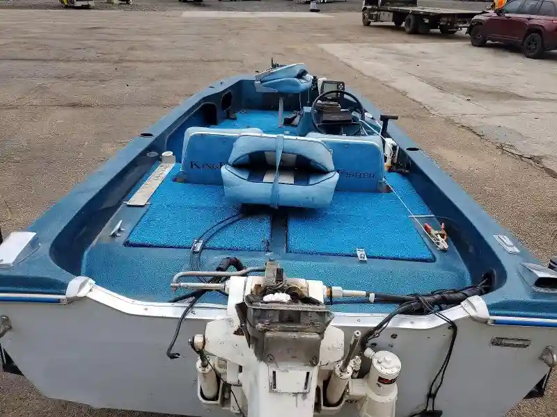 KNG00647B585 1985 KINGFISHER MASTER MOLDERS BOAT-5