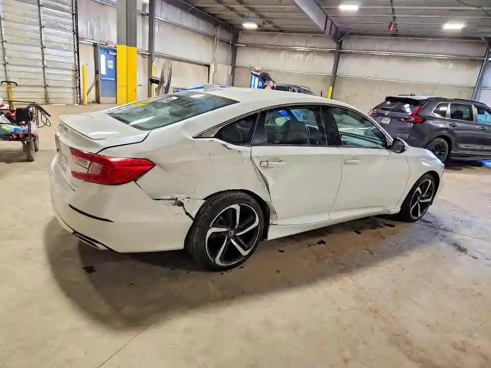 1HGCV1F36JA265850 2018 HONDA ACCORD-2