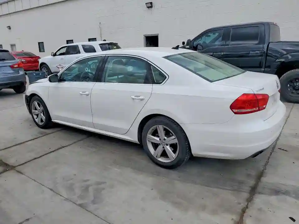 1VWBP7A34DC090079 2013 VOLKSWAGEN PASSAT-1
