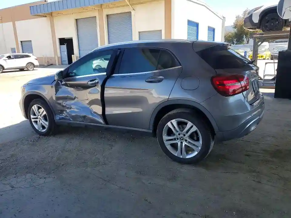 WDCTG4GB3JJ520996 2018 MERCEDES-BENZ GLA-CLASS-1