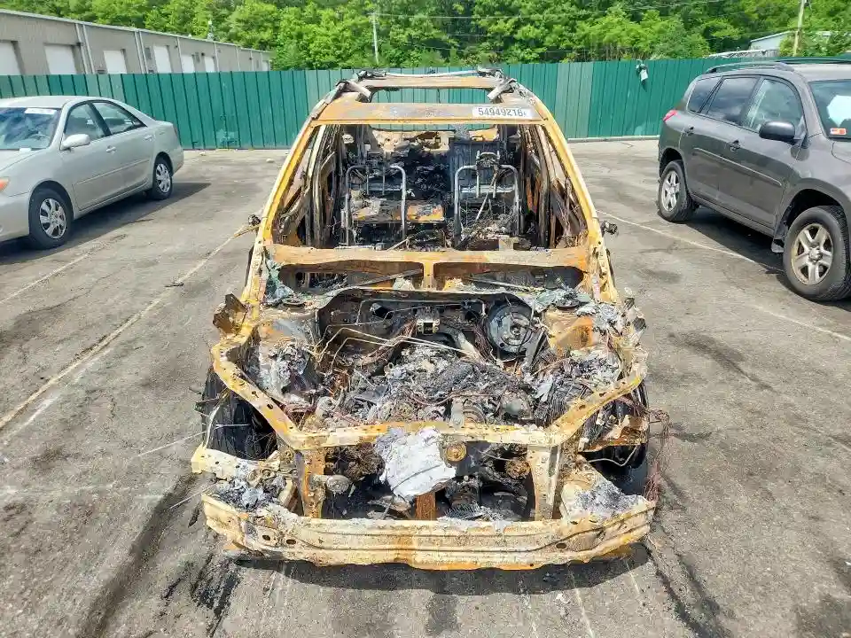 JF2SKAGCXKH547372 2019 SUBARU FORESTER-4