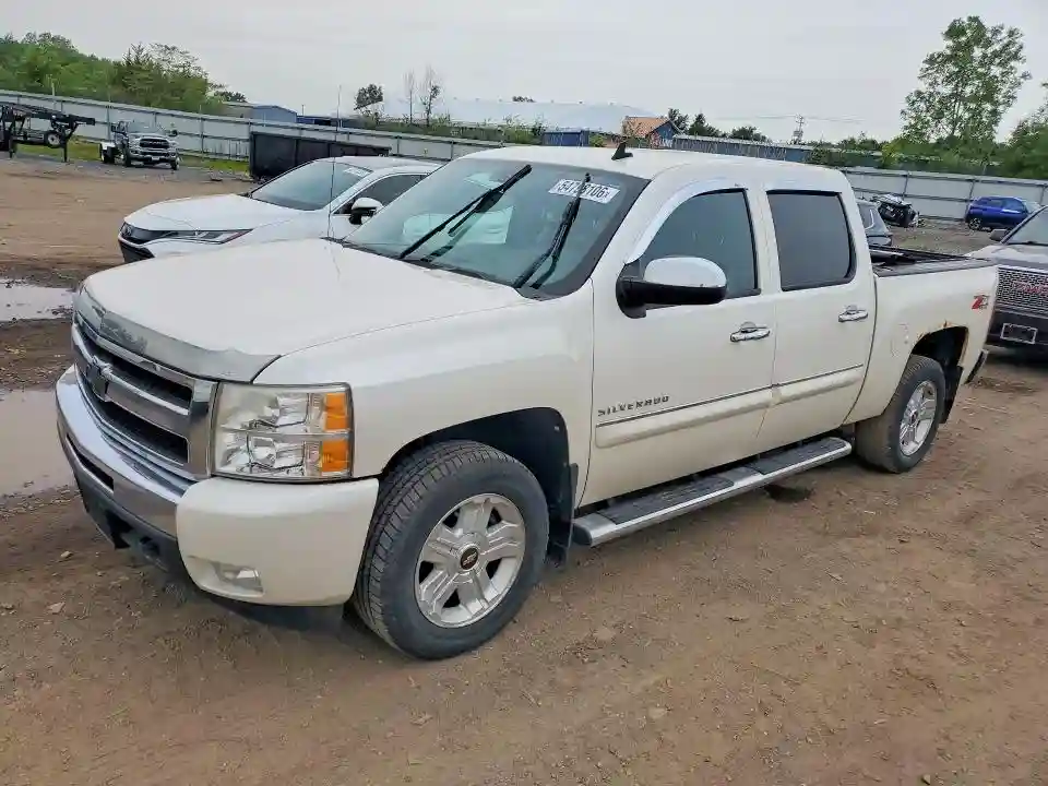 3GCPKSE32BG321172 2011 CHEVROLET SILVERADO-0