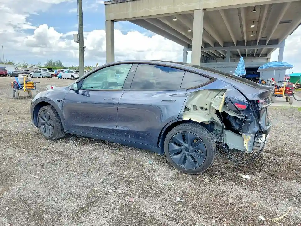 7SAYGDED7RA329696 2024 TESLA MODEL Y-1