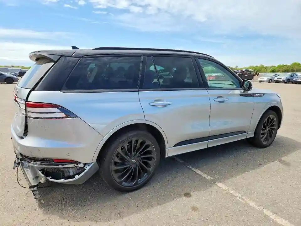 5LM5J9XC0PGL21358 2023 LINCOLN AVIATOR-2