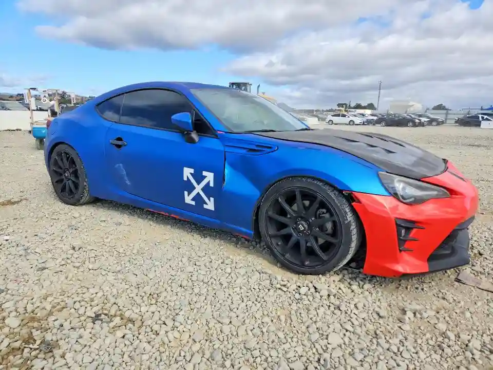 JF1ZNAA16H8708780 2017 TOYOTA 86-3