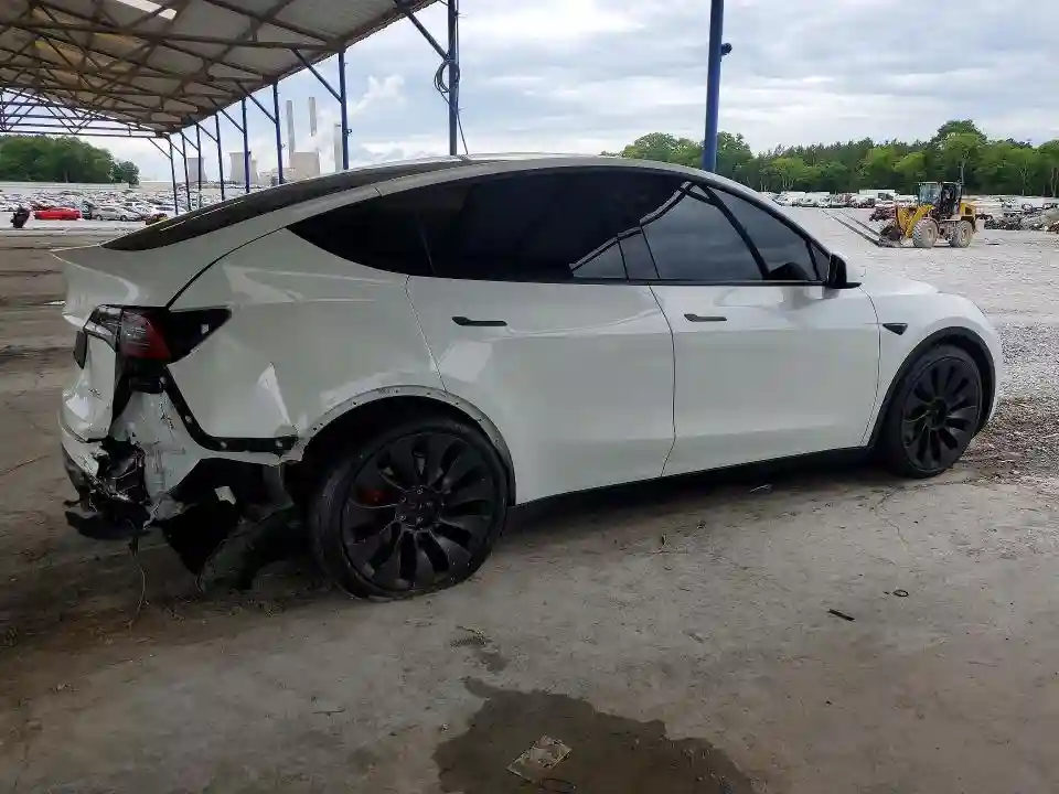 7SAYGDEF6NF441968 2022 TESLA MODEL Y-2