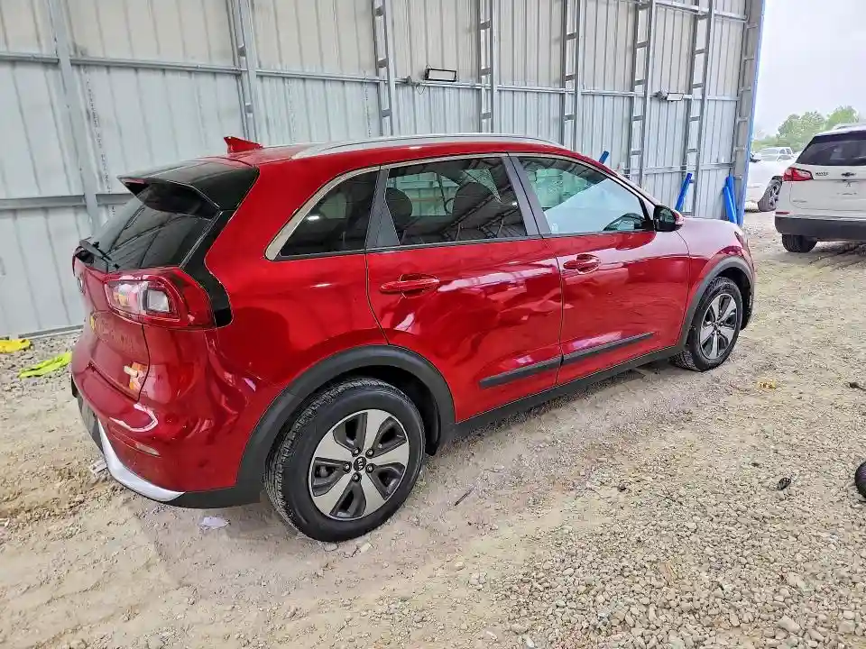 KNDCC3LC2H5061649 2017 KIA NIRO-2