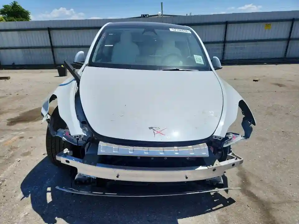 7SAYGDED0SF228833 2025 TESLA MODEL Y-4