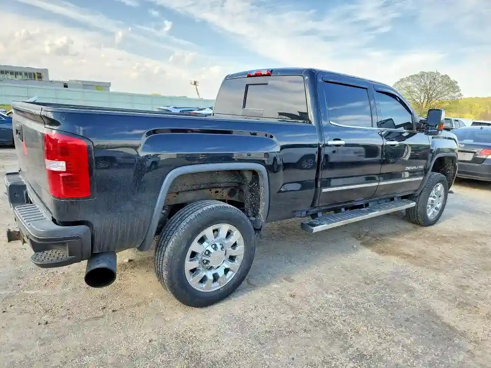 1GT12UEY3JF232904 2018 GMC SIERRA-2