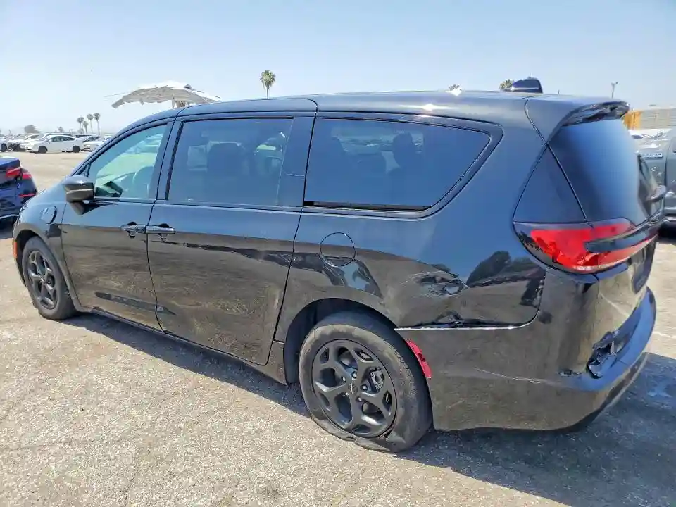 2C4RC1L77PR513775 2023 CHRYSLER PACIFICA-1