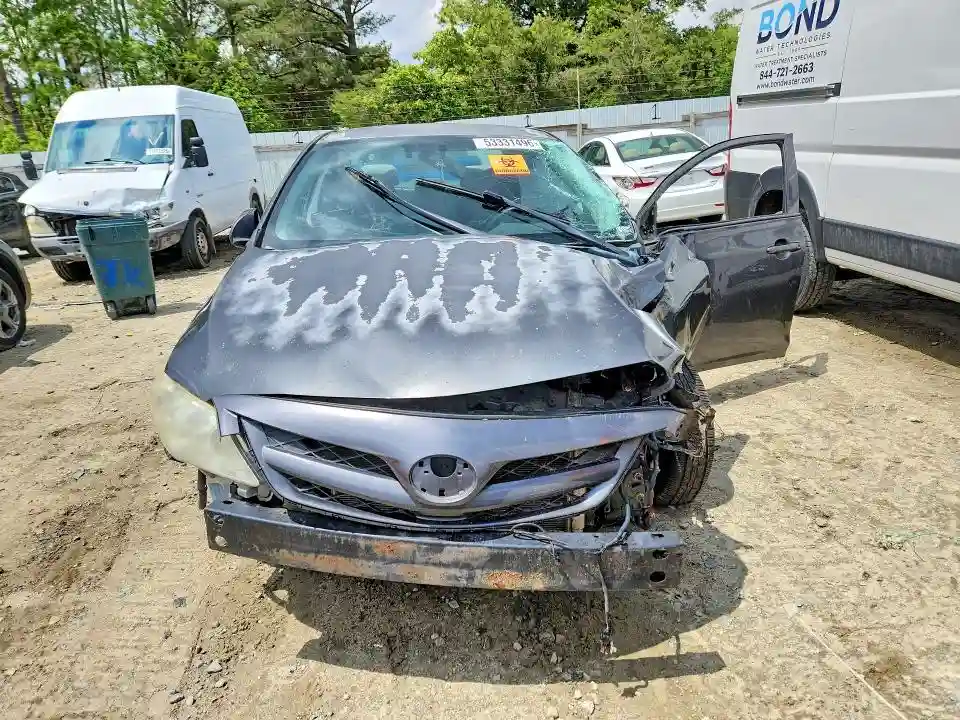 2T1BU4EE3DC979565 2013 TOYOTA COROLLA-4