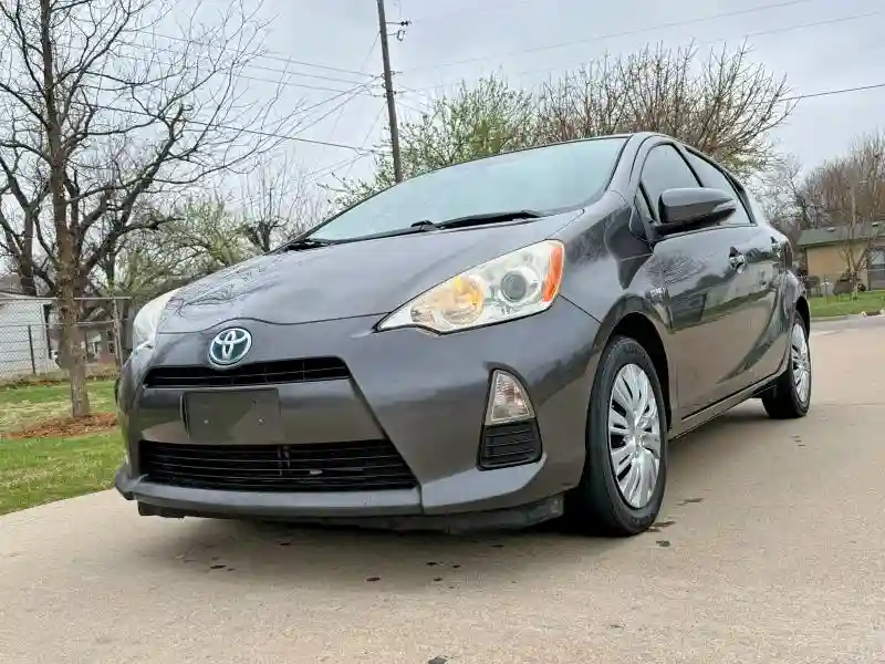 JTDKDTB39E1572823 2014 TOYOTA PRIUS-1