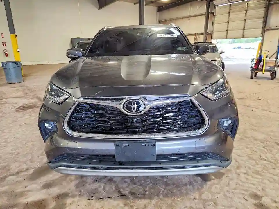 5TDFZRBH8MS130201 2021 TOYOTA HIGHLANDER-4