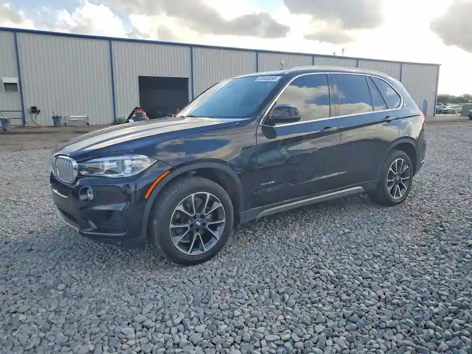 5UXKR0C52J0X99477 2018 BMW X5-0