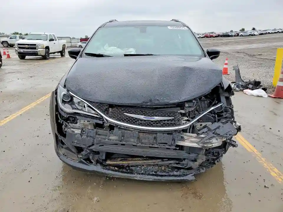 2C4RC1BG7KR597185 2019 CHRYSLER PACIFICA-4