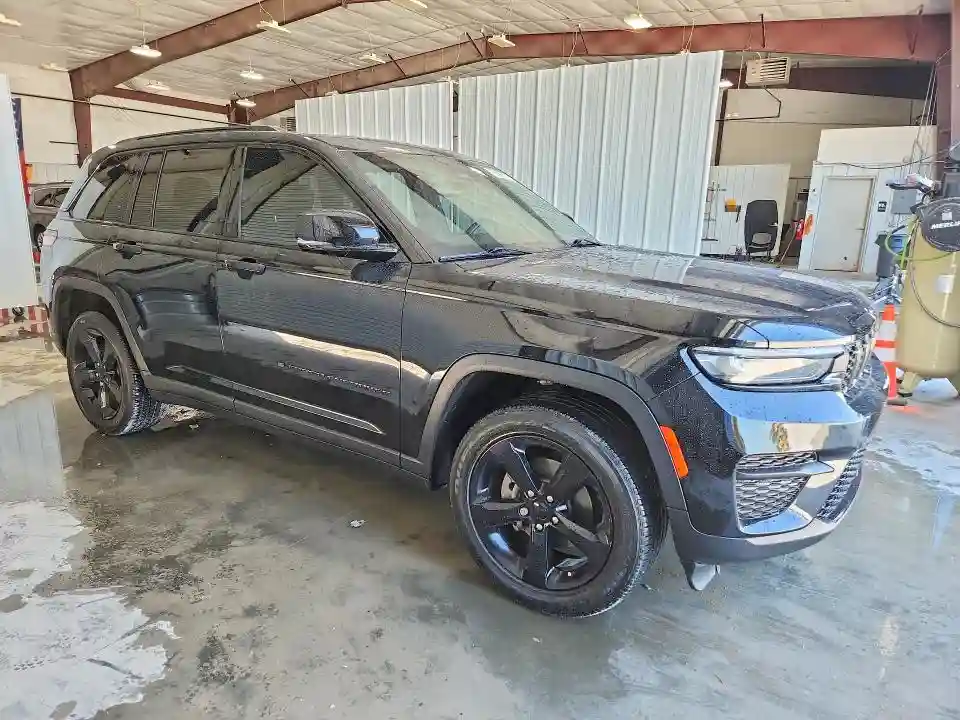 1C4RJHAG9PC517773 2023 JEEP CHEROKEE-3