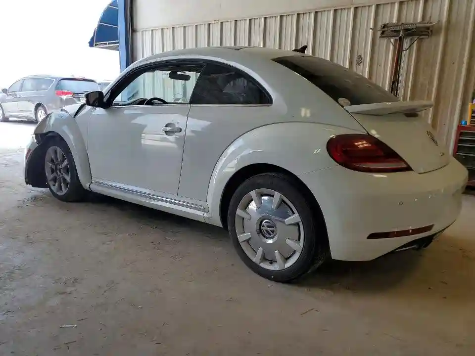 3VWJD7AT4KM708209 2019 VOLKSWAGEN BEETLE-1