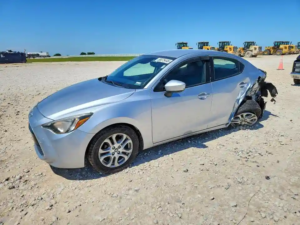 3MYDLBYV1JY324975 2018 TOYOTA YARIS-0
