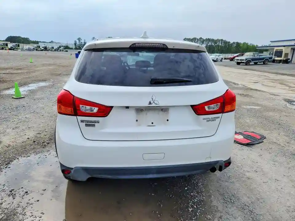 JA4AP3AU6HZ053256 2017 MITSUBISHI OUTLANDER-5