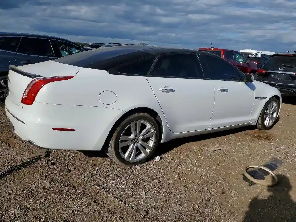 SAJWA2GB5CLV36957 2012 JAGUAR XJ-2