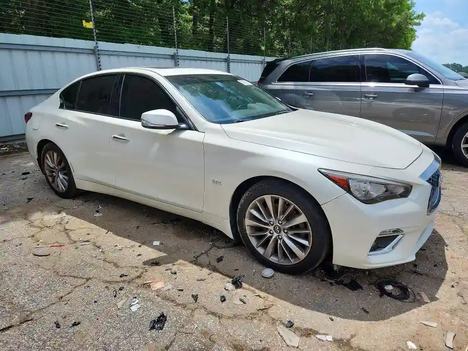 JN1EV7AP4JM352703 2018 INFINITI Q50-3