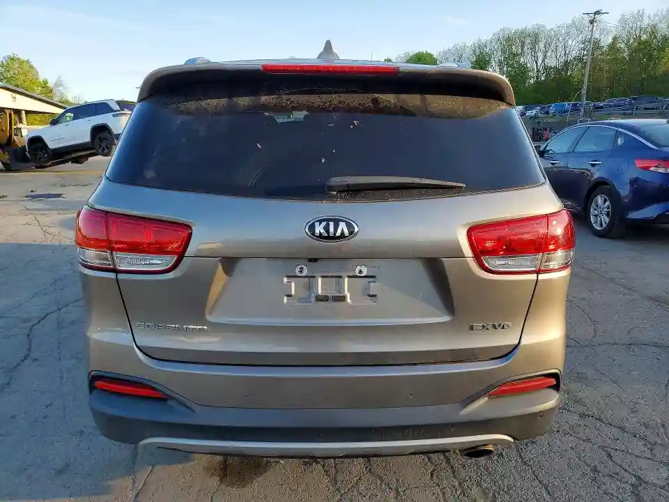 5XYPHDA58JG422246 2018 KIA SORENTO-5