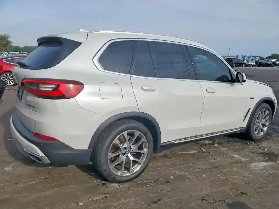 5UXTA6C03N9M02413 2022 BMW X5-2