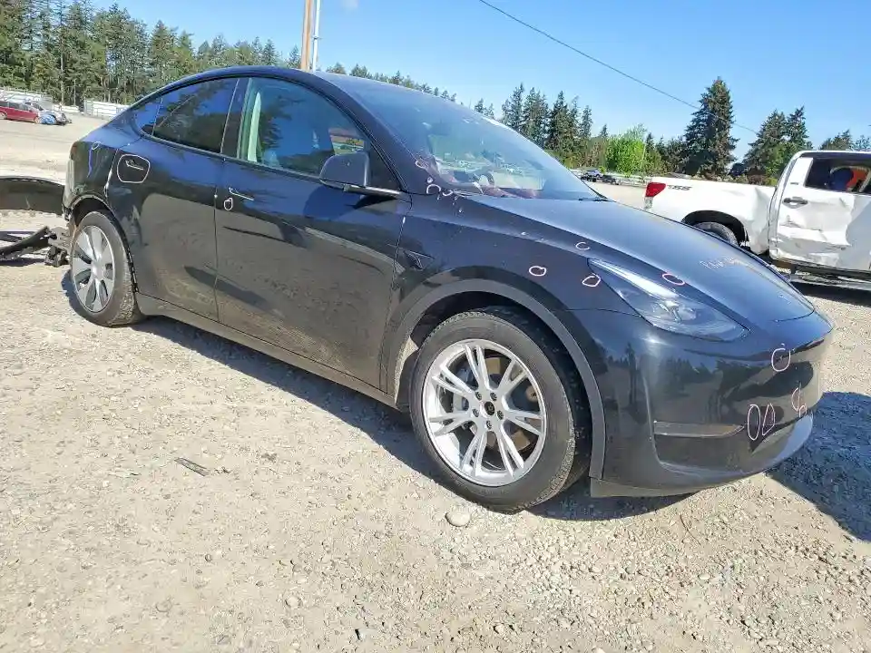 7SAYGAEE7PF815139 2023 TESLA MODEL Y-3