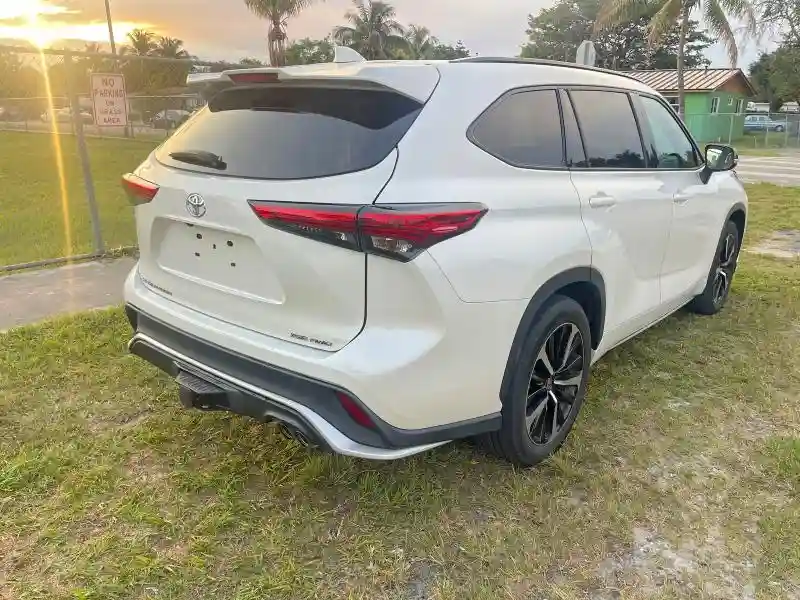 5TDJZRBH1MS132141 2021 TOYOTA HIGHLANDER-3