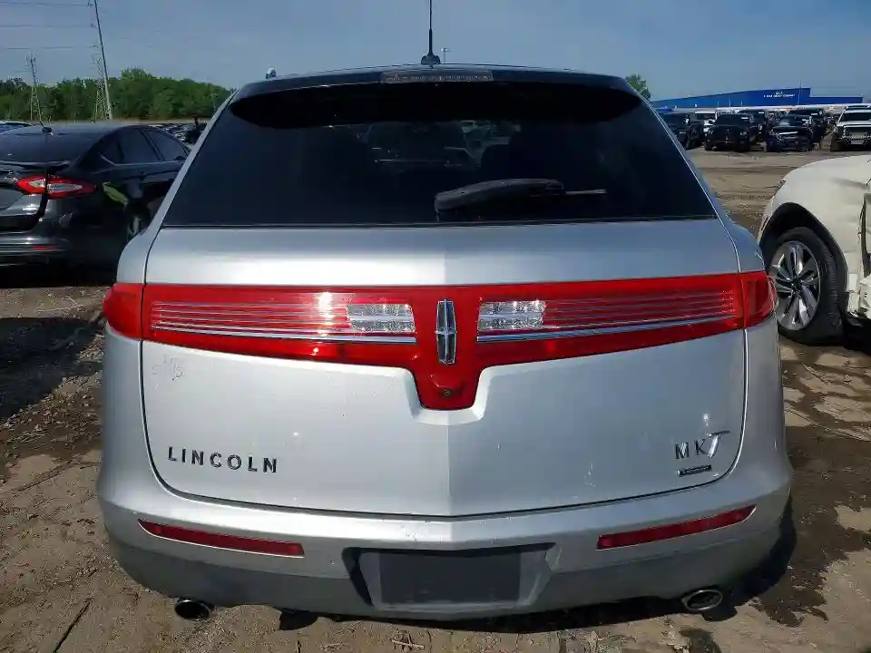 2LMHJ5AT6GBL01824 2016 LINCOLN MKT-5