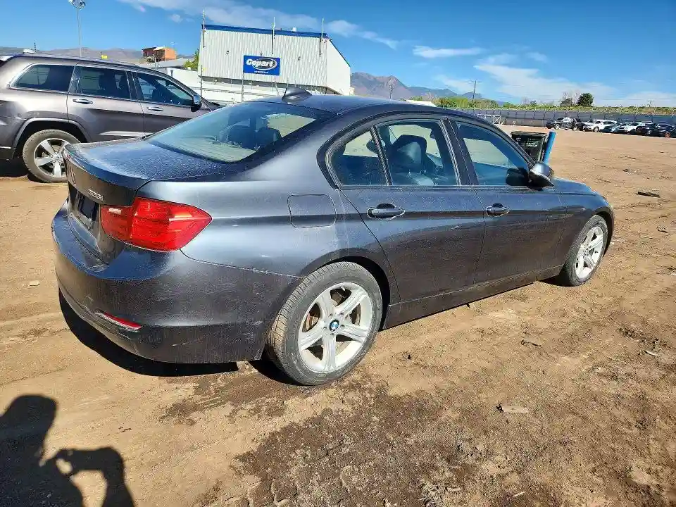WBA3C1G51DNR46853 2013 BMW 3 SERIES-2